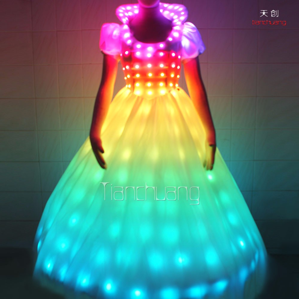 LED DRESSES LIGHTING UP THE MET GALA