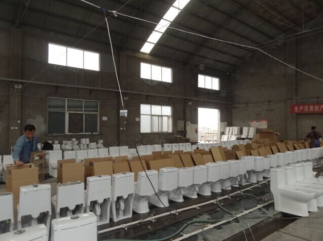 中国のサプライヤーのバスルーム製品wcのトラップツーピーストイレホット南米市場での販売仕入れ・メーカー・工場