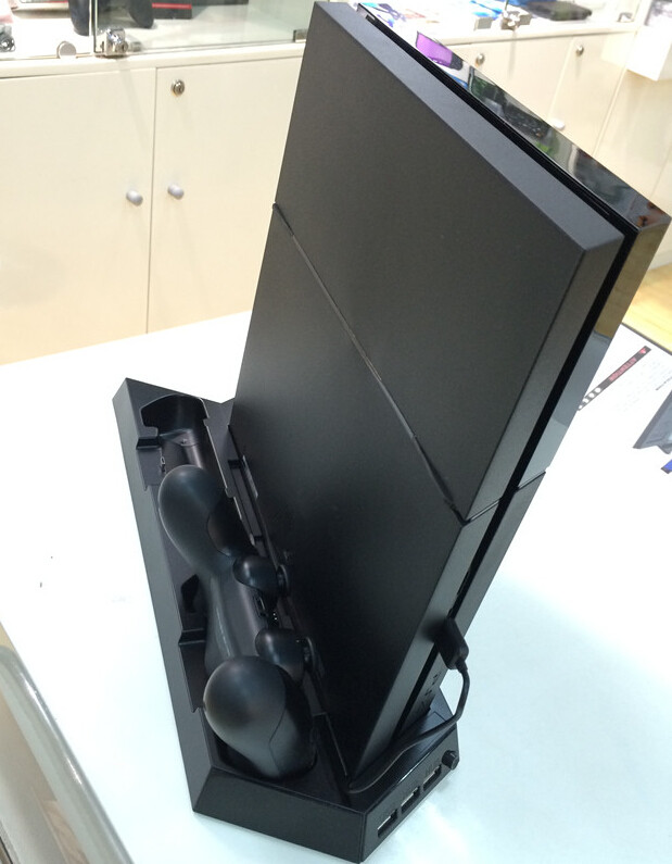 fashionalのコントローラ充電ステーション用スタンドと冷却ファンps4ゲームコンソール問屋・仕入れ・卸・卸売り