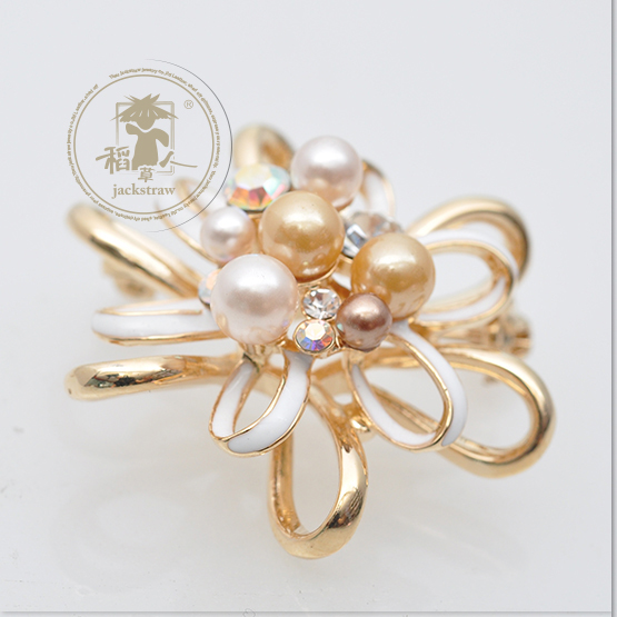 韓国スタイル中国卸売安いバルククリスタルラインストーン真珠の花の結婚式の招待状用ブローチ問屋・仕入れ・卸・卸売り