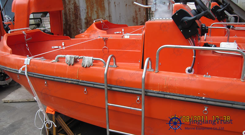 fast rescue boat 3.jpg
