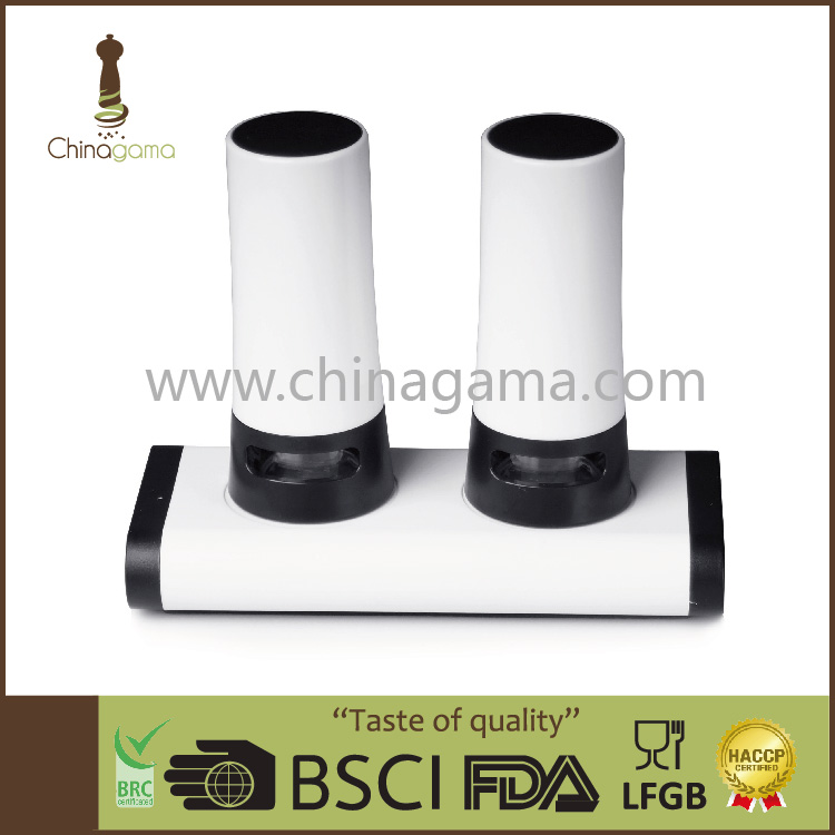 3 in1 empty flavor plastic pepper shaker set