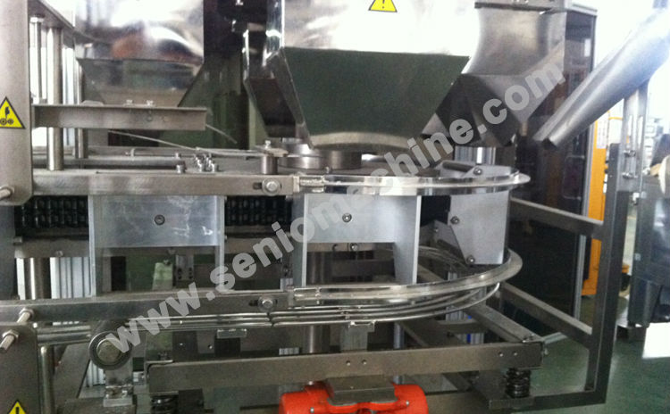SM100C New Design Confectionery Packaging Machine