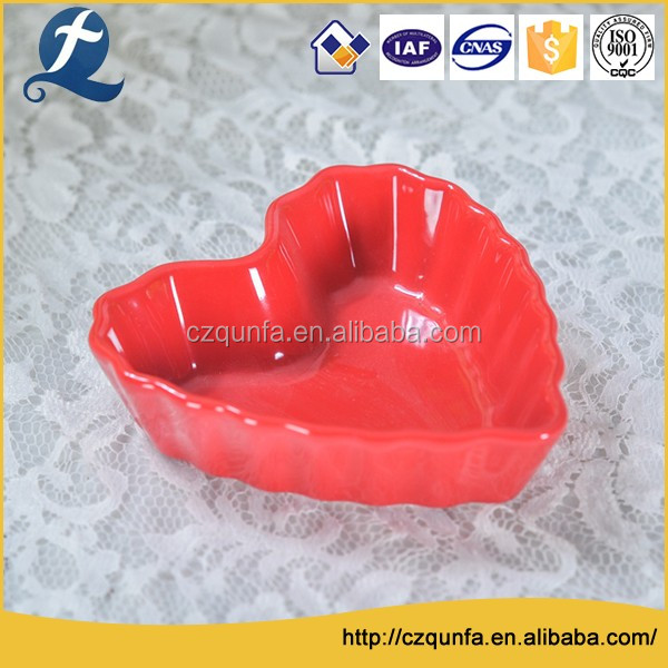 Customized ceramic microwave heart shaped ramekins mini cupcake baking pans