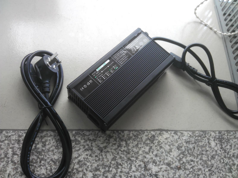 人気のある中国の新しいモデルpt-e001安い耐久性のある電子モト電動スクーター問屋・仕入れ・卸・卸売り
