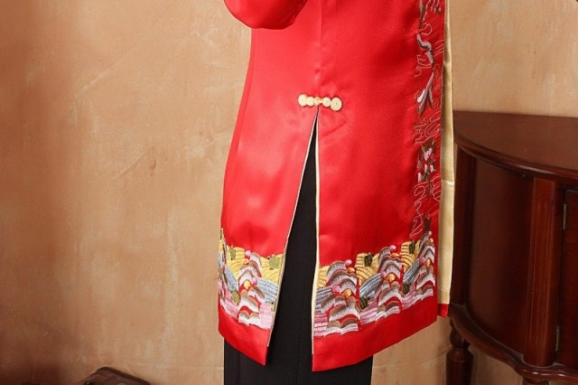красный традиционный китайский одежда cheongsam qipao Тан блузка Топ длинный парча вышивка траншейные пальто для женщин, Свадебная одежда красный традиционный китайский одежда cheongsam qipao Тан блузка Топ длинный парча вышивка траншейные пальто для женщин, Свадебная одежда