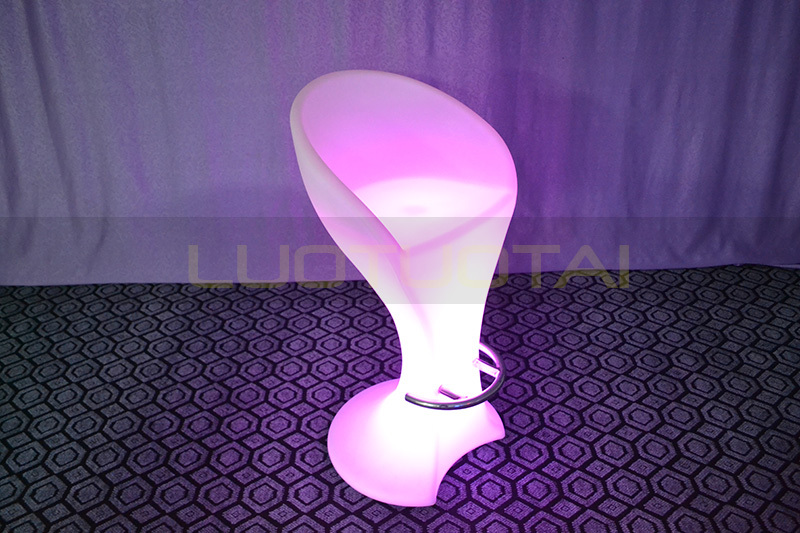 新しいデザインのモダンな201542インチ高- グレードledウィングチェアバースツール背もたれの高いスツールチェアltt-bs04ledライト仕入れ・メーカー・工場