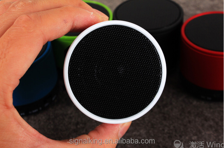 無料サンプル卸売s10ポータブルbluetoothスピーカーミニbluetoothスピーカーtfカードとfm。仕入れ・メーカー・工場