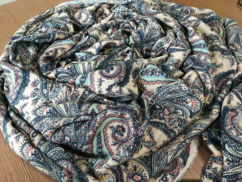 織りレーヨン苔クレープハンドプリント生地で100%レーヨンビスコースで衣服ドレス仕入れ・メーカー・工場
