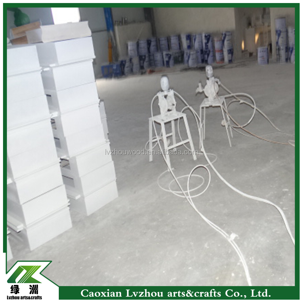 Witte houten bank/schoen bank, woonkamer meubels met rieten mand ...