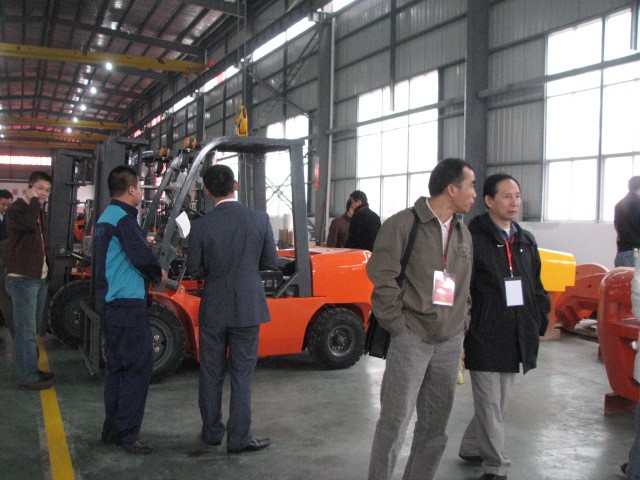 中国製3トンカウンターウェイトガスフォークリフトトラック価格販売のため仕入れ・メーカー・工場
