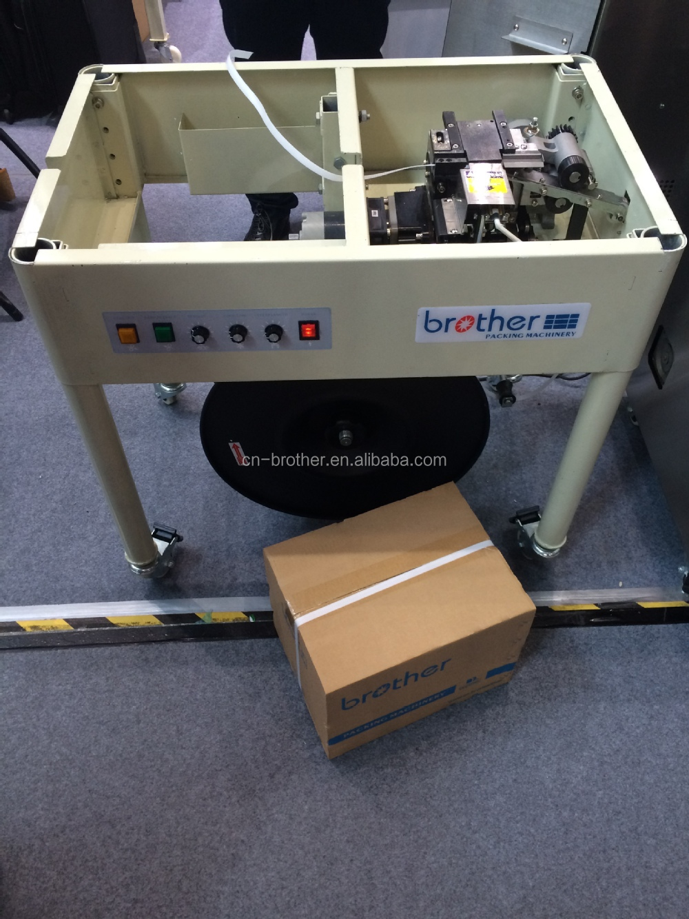 兄2015半自動グレード用梱包機を自動カートンボックスを紐で縛る問屋・仕入れ・卸・卸売り