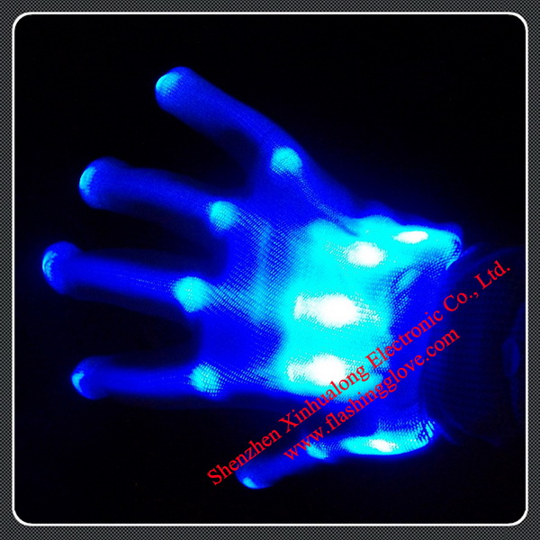 Cake decorating with a strange pair of Led gloves