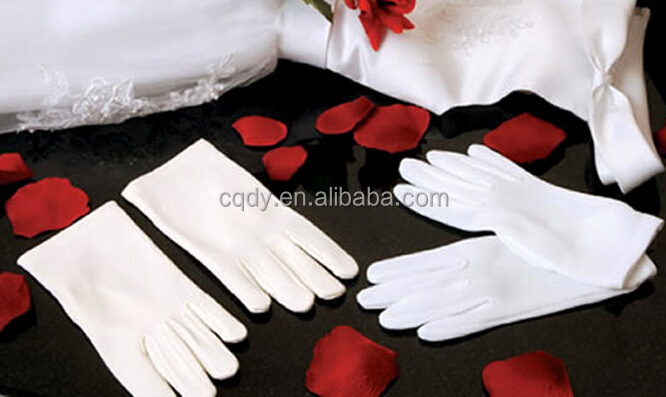 2015甘いフラワーガールの手袋、 安いレースの手袋、 子供invory結婚式の手袋、 子供の手袋サテン仕入れ・メーカー・工場