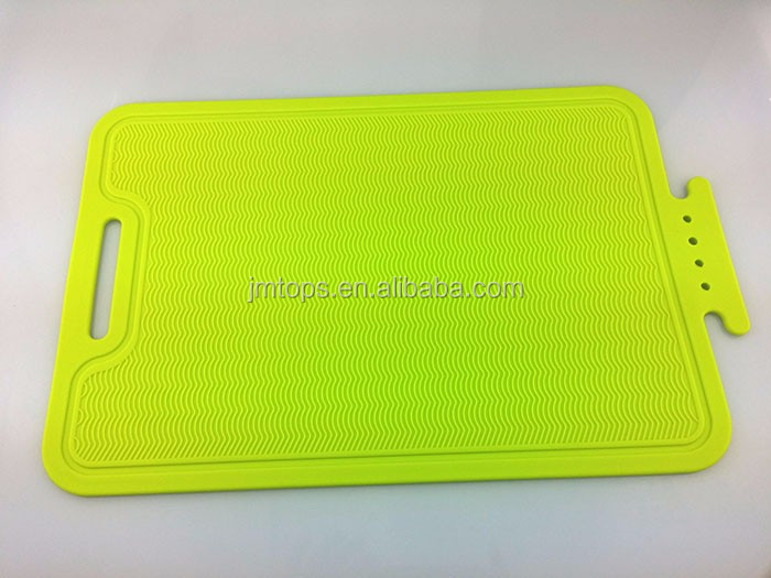 silicone cutting board big 1.jpg