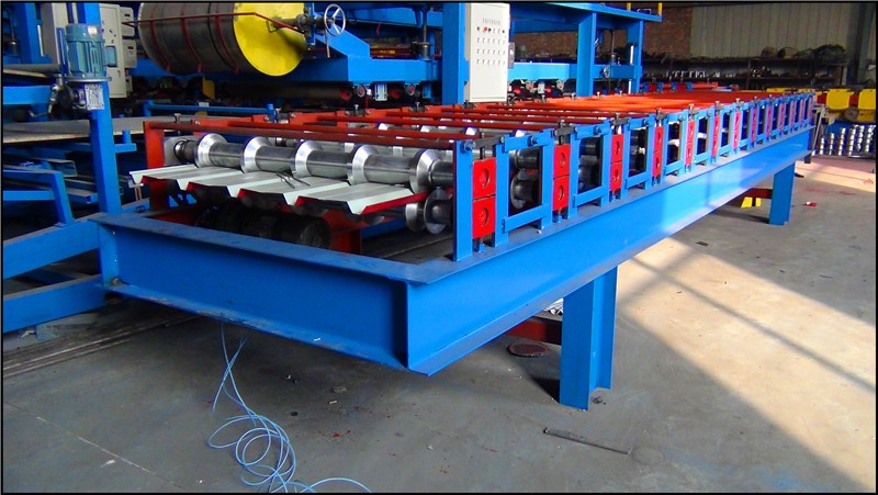 EPS and Rockwool Sandwich panel roll forming machine05.jpg