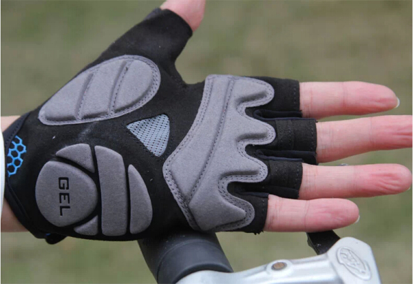 新しいサイクリングハーフフィンガー手袋通気性ハーフフィンガー自転車手袋で4色利用できる仕入れ・メーカー・工場