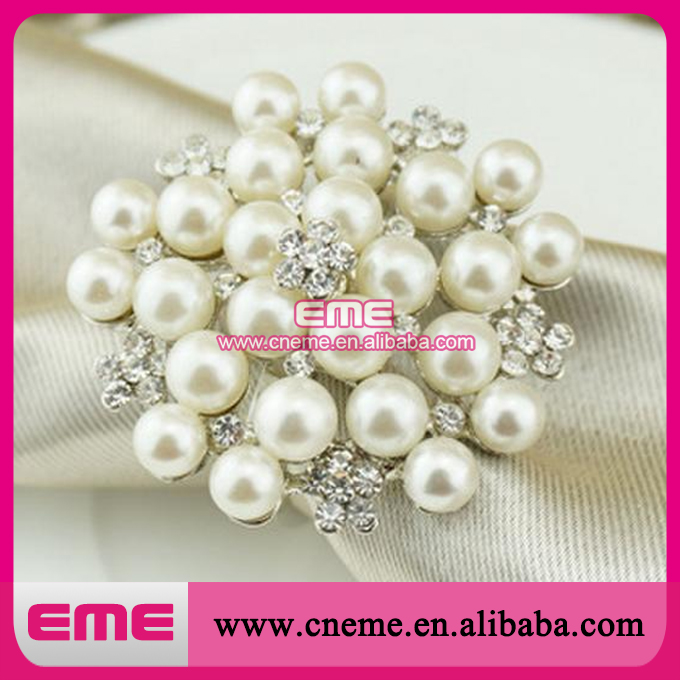 安い卸売美しい真珠結婚式のためのラインストーンのナプキンリング仕入れ・メーカー・工場
