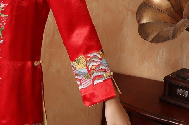 красный традиционный китайский одежда cheongsam qipao Тан блузка Топ длинный парча вышивка траншейные пальто для женщин, Свадебная одежда красный традиционный китайский одежда cheongsam qipao Тан блузка Топ длинный парча вышивка траншейные пальто для женщин, Свадебная одежда