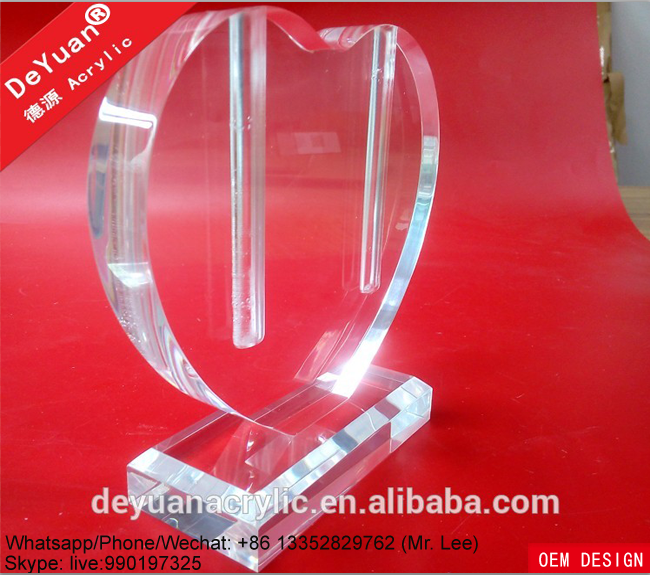 Clear heart shape acrylic decoration vase for office display (2).png