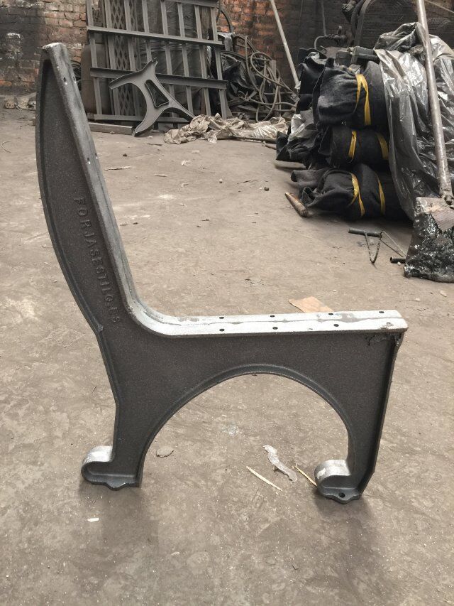 アリババチャイナ屋外鋳鉄庭のベンチの脚の家具仕入れ・メーカー・工場