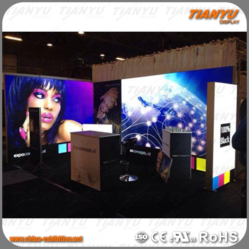 booth13.jpg