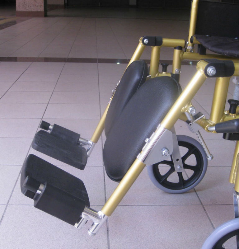 Reclining lightweight wheelchair p11