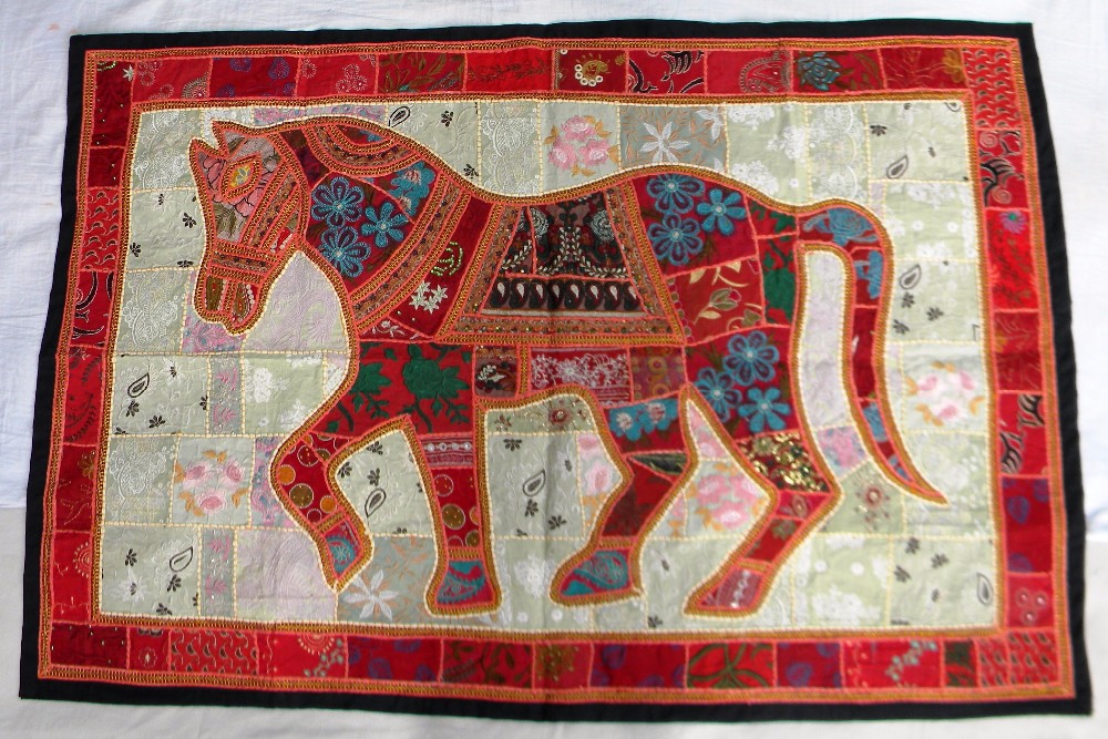 インド の古い生地壁の装飾で馬フィギュア の手仕事の綿生地パッチワーク壁掛け タペストリー 問屋・仕入れ・卸・卸売り