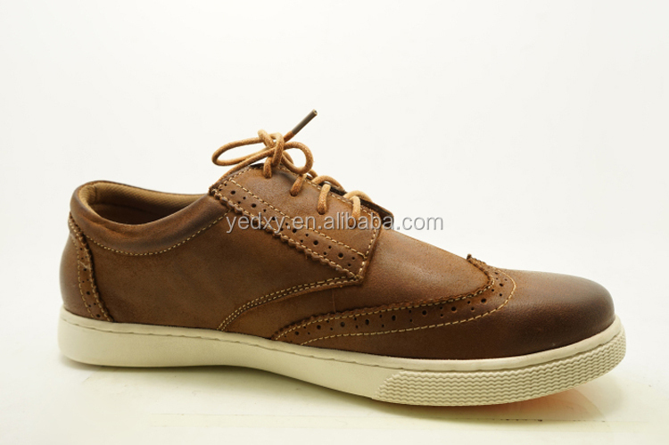 茶色ブローグスタイル最新モデルの男性の革のスポーツの靴スニーカー仕入れ・メーカー・工場