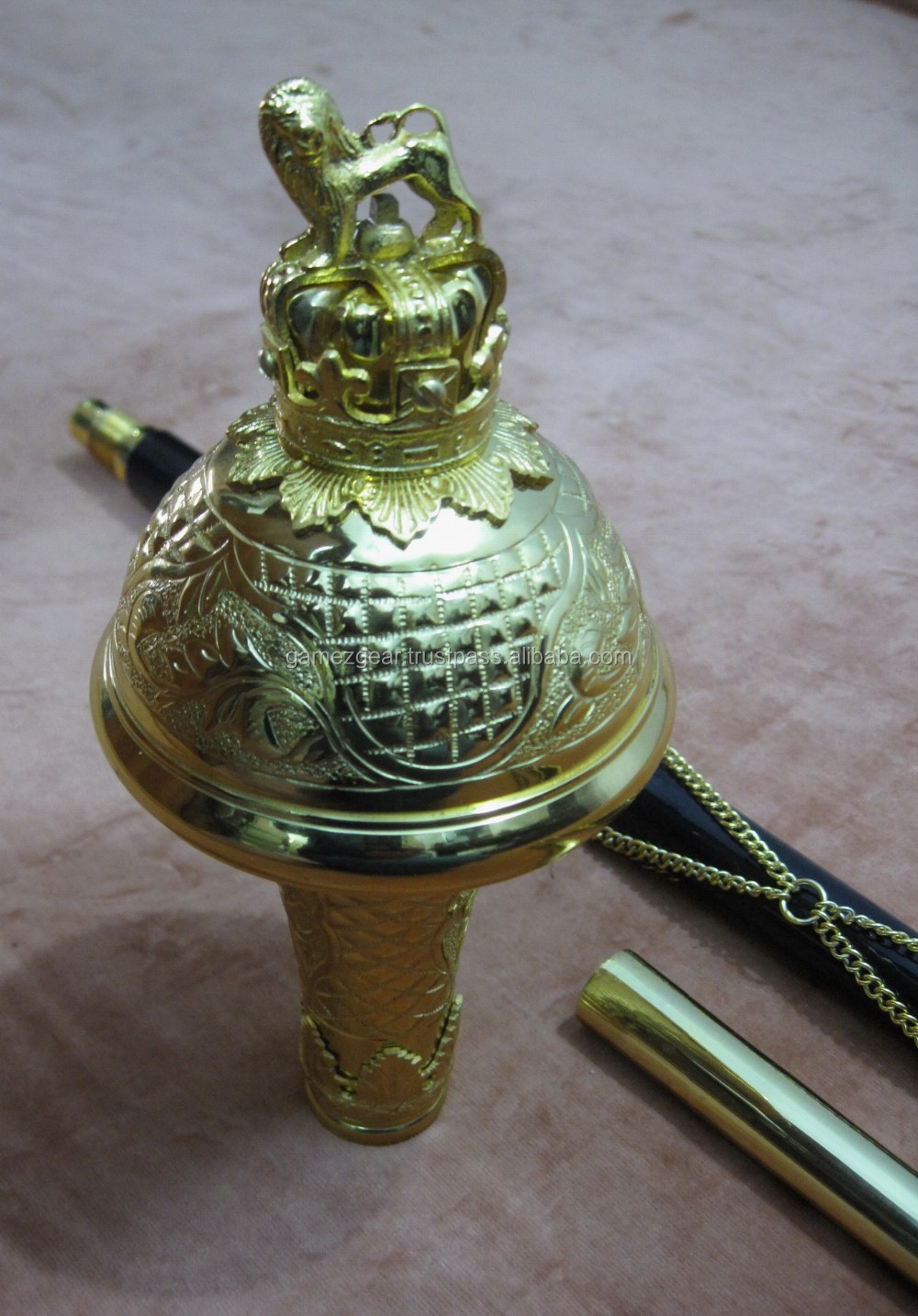 Tambour Major Mace P u00f4les Gravé T u00eate avec Lion (Plaqué Or) 60" Noir Malacca Canne Drapeaux Tambour Major Mace P u00f4les Gravé T u00eate avec Lion (Plaqué Or) 60" Noir Malacca Canne Drapeaux
