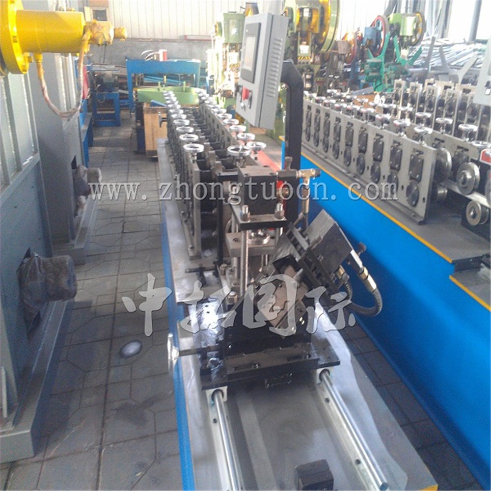 Omega furring channel machine