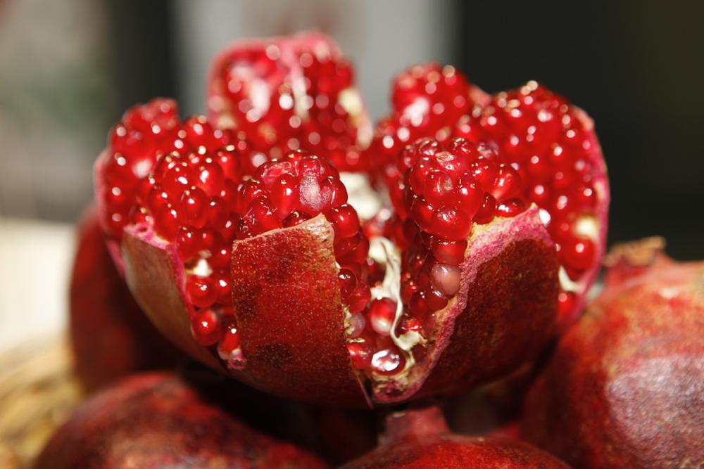 pomegranate-open-196800.jpg